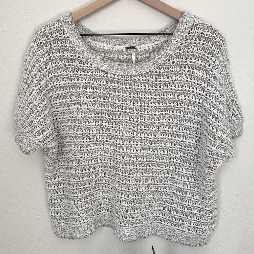 Free people sweater - short sleeve